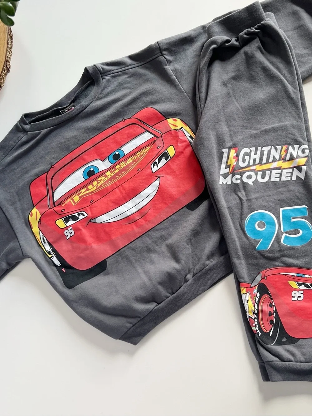 Disney Pixar Cars Lightning McQueen Sweatshirt & Sweatpants Set | Size 7